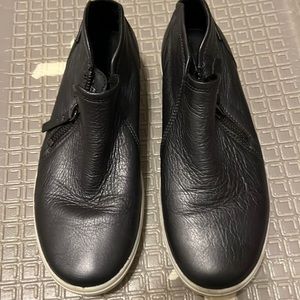 Ecco black waterproof shoes with side zip up